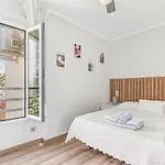 Sunny Beachfront With Pool And Aircon 公寓