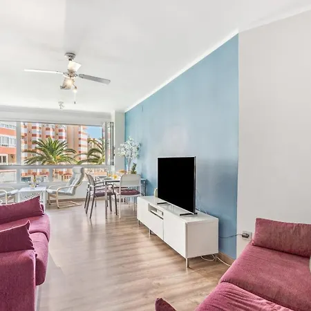 Sunny Beachfront With Pool And Aircon Apartment *