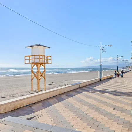 Sunny Beachfront With Pool And Aircon Torrox